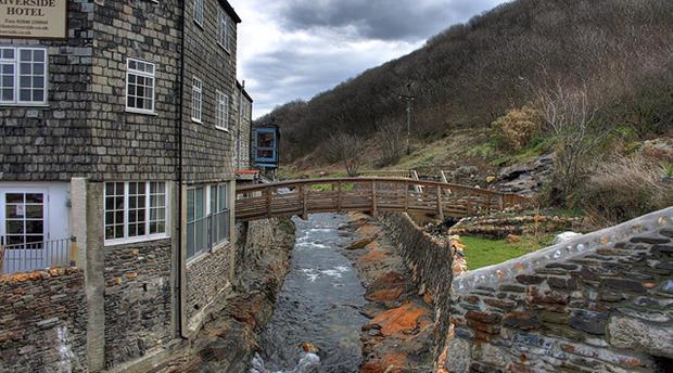 Riverside Hotel Picture 1