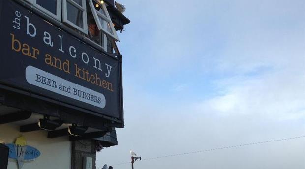 The Balcony Bar & Kitchen Picture 1