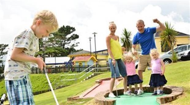 Looe Bay Holiday Park Picture 2